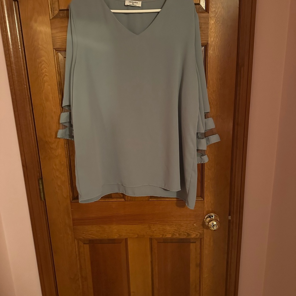 Zenana Outfitters Women's Gray Blouse with Layered Sleeves